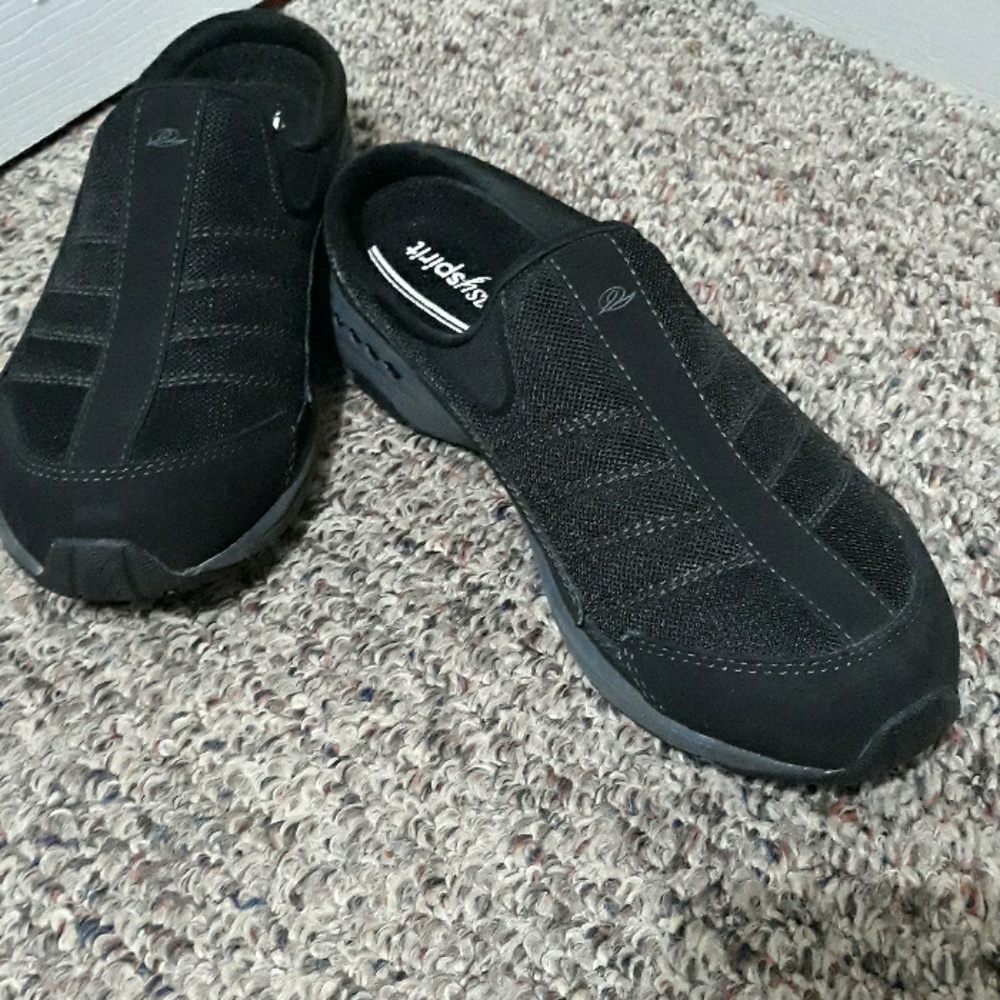 Easy Spirit Slip Ons